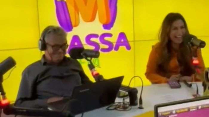 Apresentador da rádio do Ratinho cochila e ronca no meio de entrevista com Simone Mendes