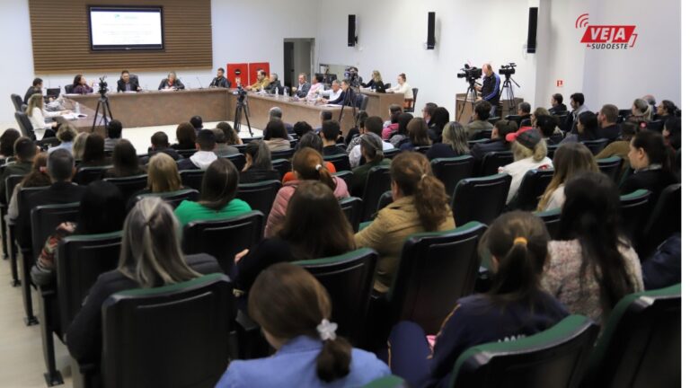 Audiência Pública debateu implantação do piso nacional para Magistério Municipal