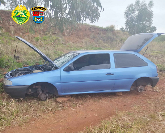 Gol furtado é encontrado depenado