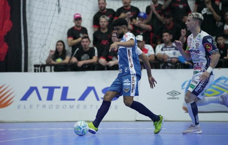 Oitavas de Final da LNF: Ingressos à venda para Pato Futsal x Cascavel