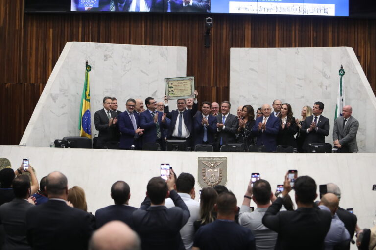 Ministro do STF André Mendonça é o novo Cidadão Honorário do Paraná