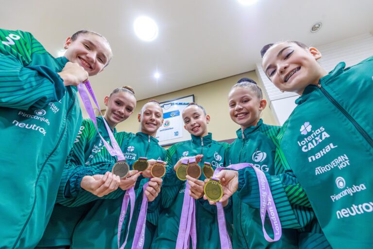 Ginastas de Pato Branco são recebidas no Gabinete Municipal após conquistas internacionais