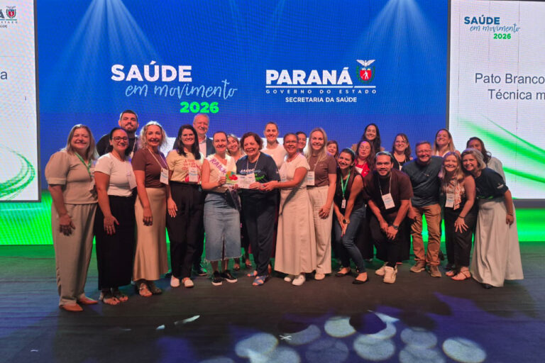 Secretaria de Saúde premia projeto de Pato Branco
