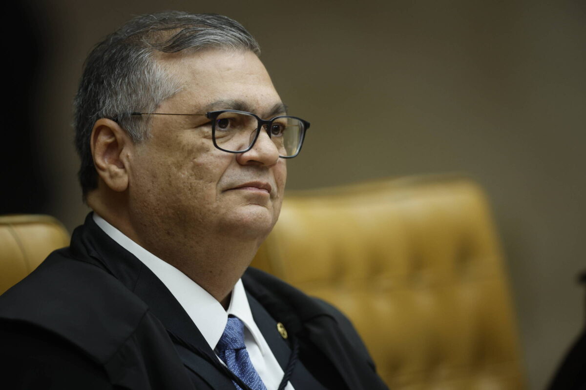 Dino diz que 'ultraprotagonismo' do Judiciário não é desejável, mas que STF não pode sair correndo