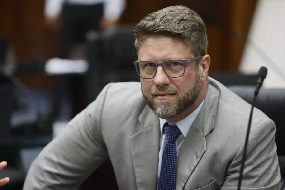 Eleições 2026 no PR: Requião Filho propõe criação de hospitais regionais da mulher e da infância
