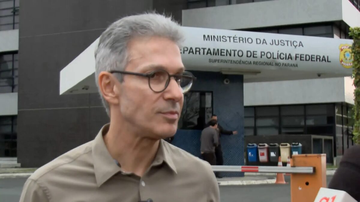 Em frente à Polícia Federal do Paraná, Zema relembra Lava Jato e faz discurso contra a corrupção