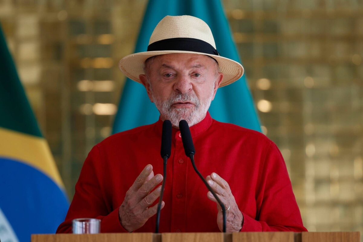 Lula diz que PF vaza caso Lulinha, fala em 'ilações' e afirma que ex-chefe de gabinete errou