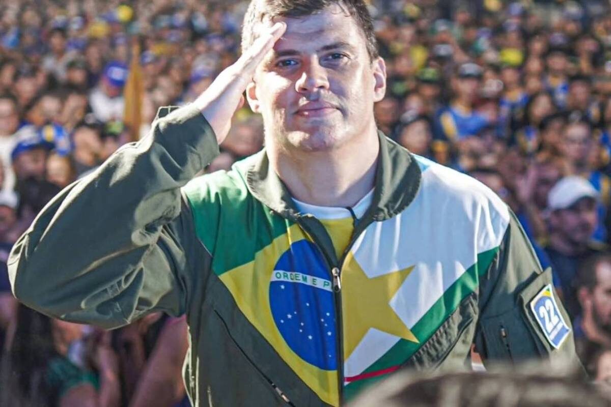 Major antipetista da ativa da FAB derrota Múcio e Valdemar e registra candidatura a deputado