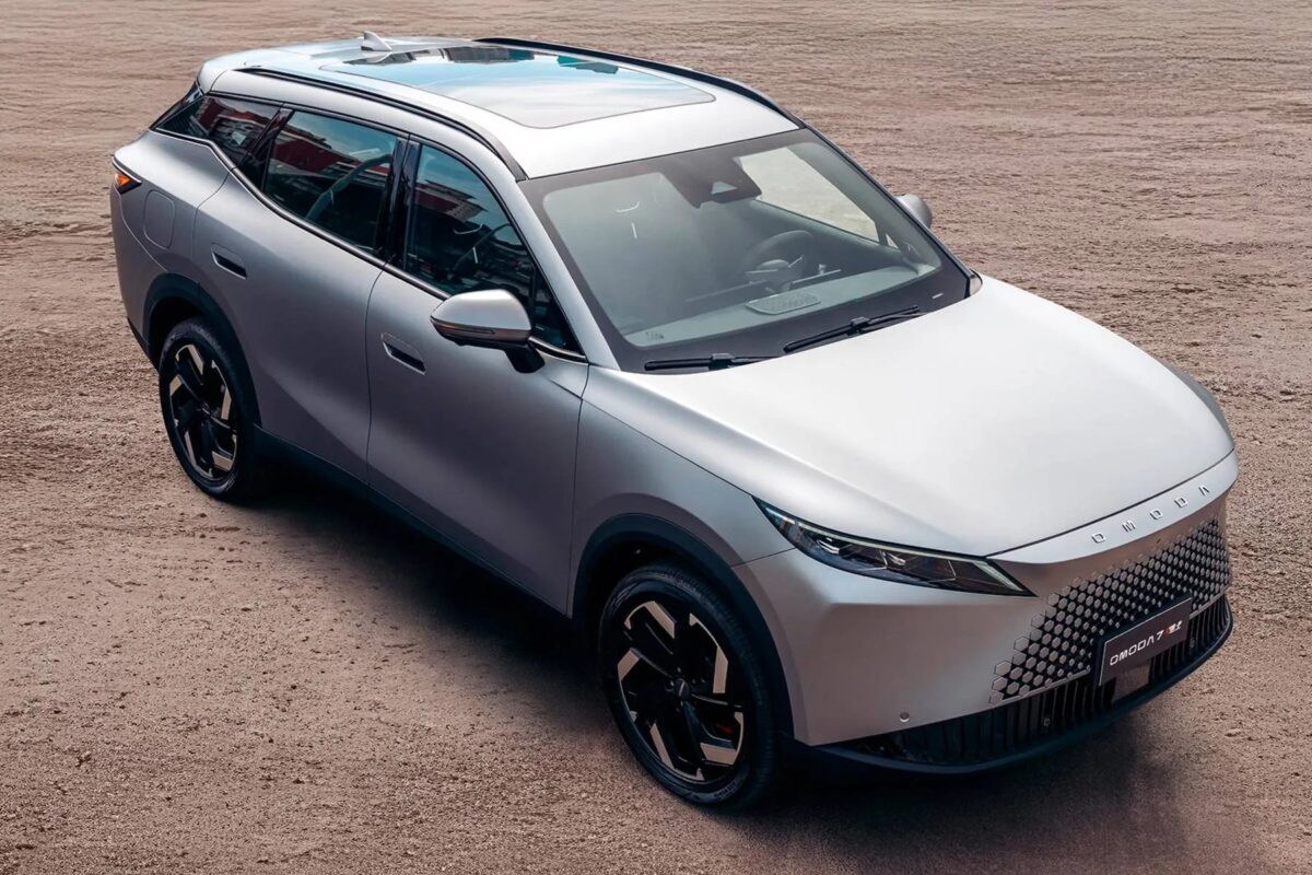 Omoda 7 SHS-P: SUV híbrido roda 60 km sem gasolina por R$ 254 mil