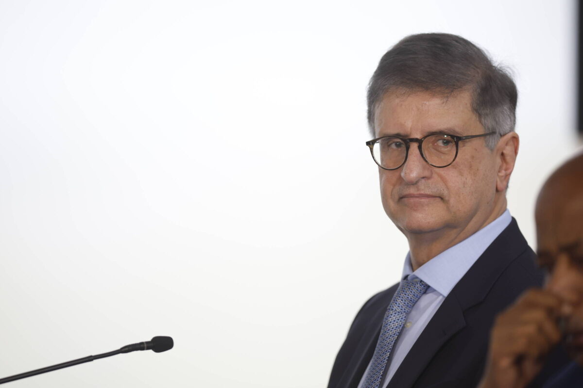 Delegados da PF pedem que Gonet se declare impedido de apurar atos que o citem no caso Master
